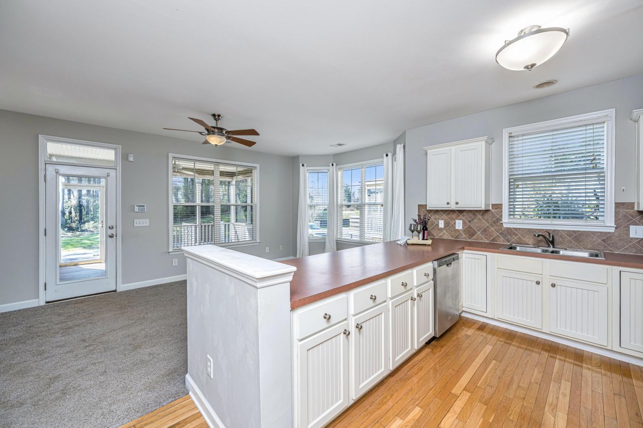 3004 Treadwell Street Photo 17