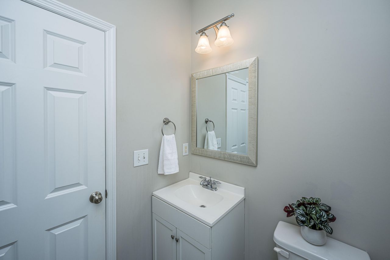 3004 Treadwell Street Photo 19