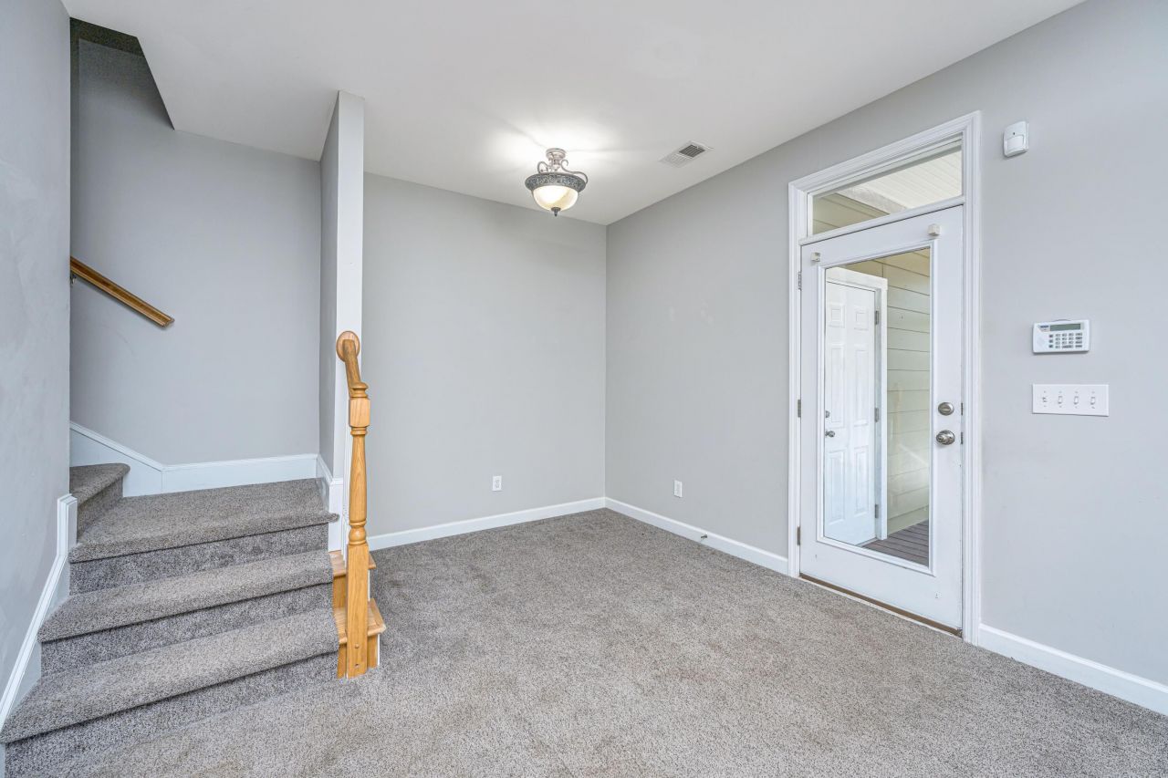 3004 Treadwell Street Photo 20