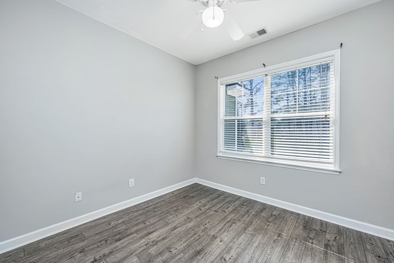 3004 Treadwell Street Photo 26