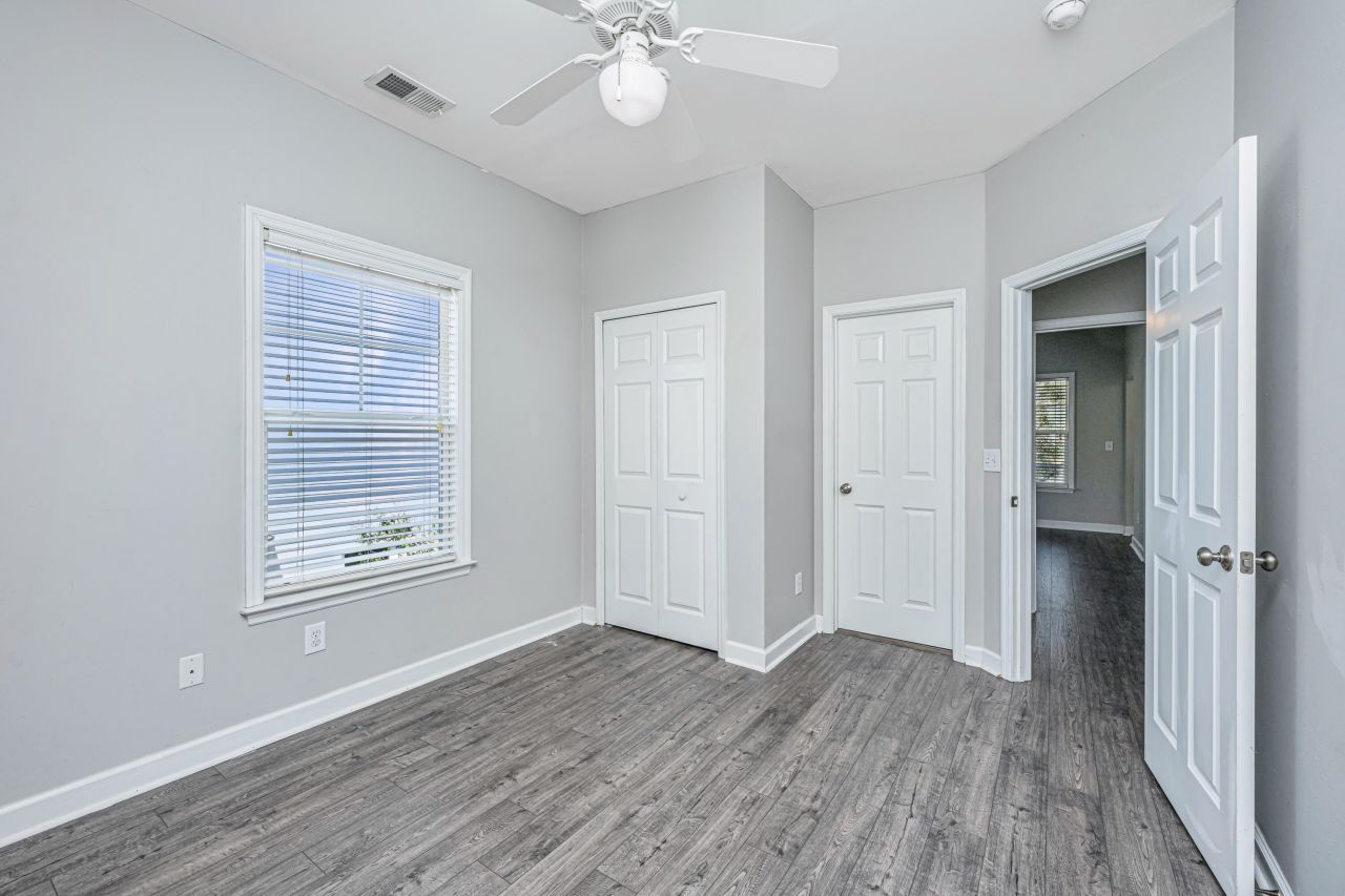 3004 Treadwell Street Photo 30