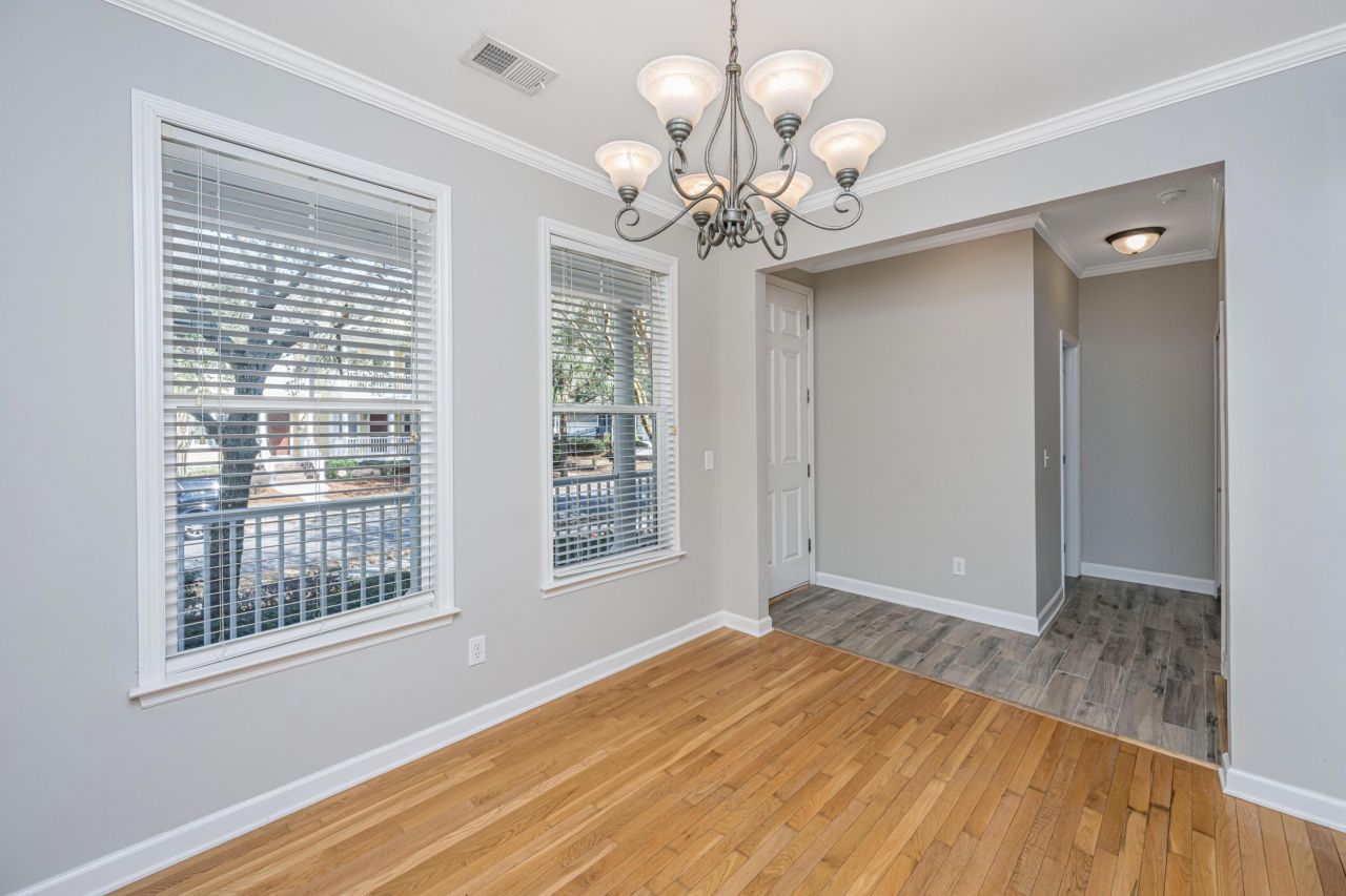 3004 Treadwell Street Photo 8