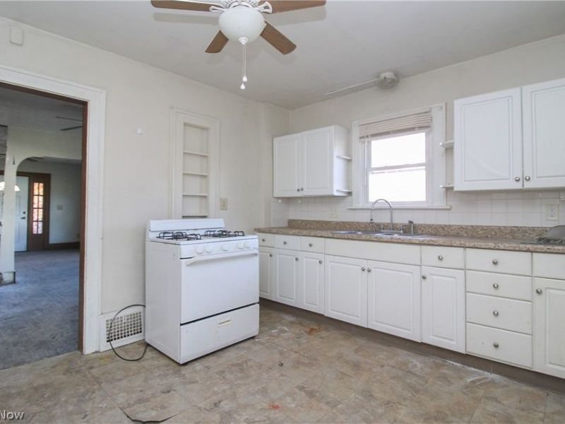 2226 Mahoning Avenue, Warren, OH 44483 Photo 8