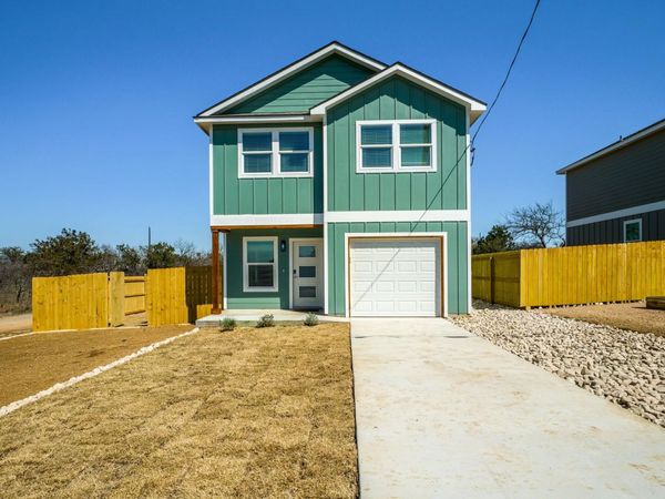 301 Cedarhill DR , Granite Shoals, TX 78654