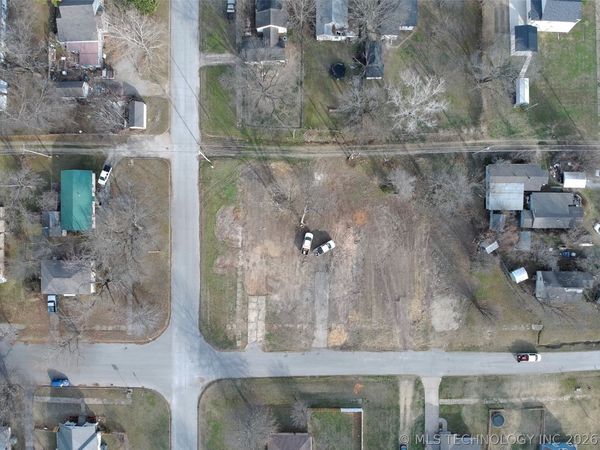 105 S D Avenue , Cleveland, OK 74020