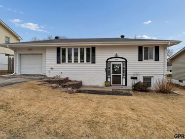 8479 Orchard Avenue, Omaha, NE 68127