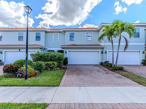 15389 Summit Place CIR, Unit 286, NAPLES, FL 34119