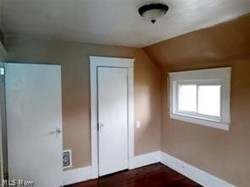 12516 Cornado Avenue, Cleveland, OH 44108 Photo 14