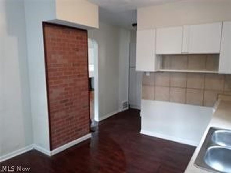 12516 Cornado Avenue, Cleveland, OH 44108 Photo 17