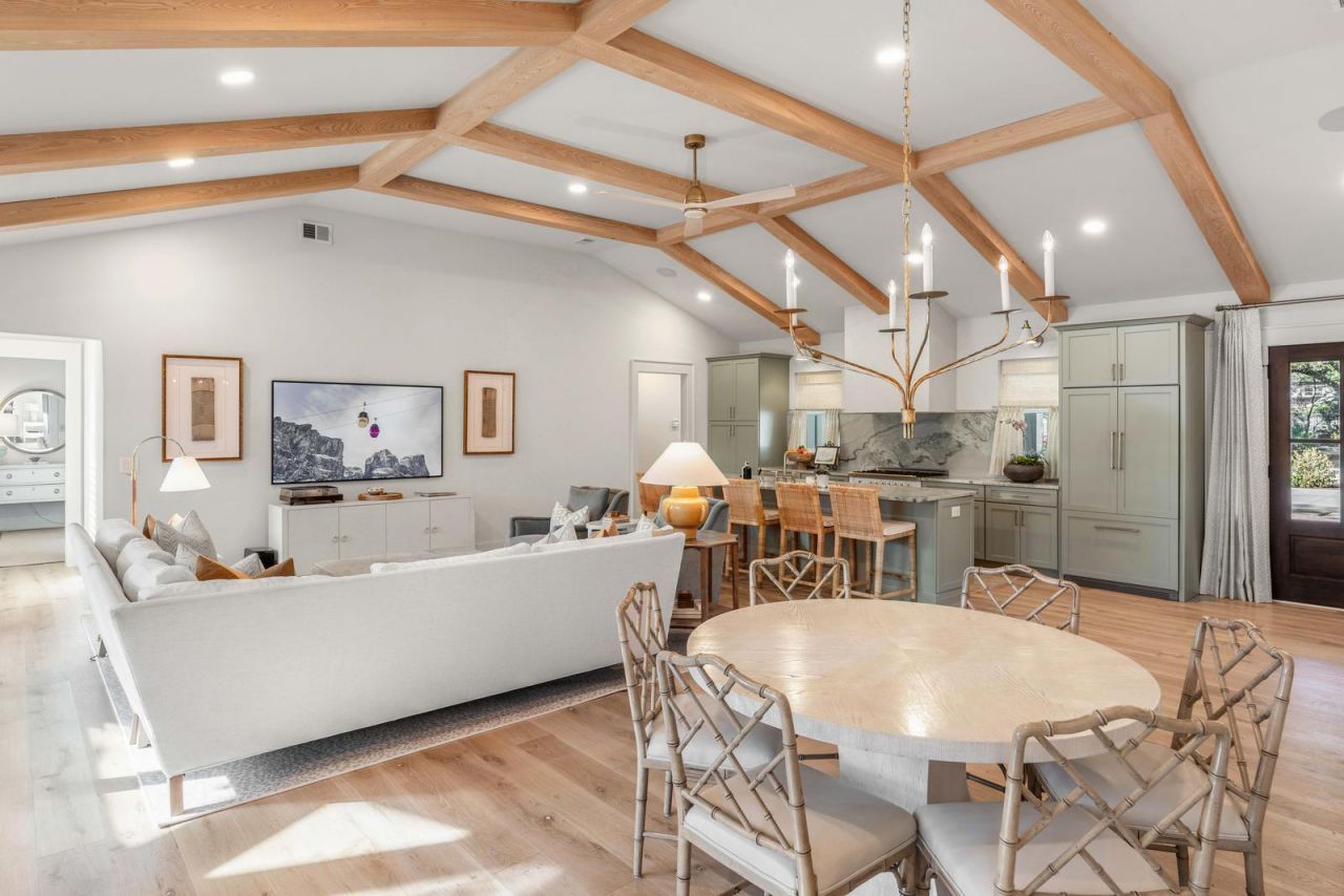 319 Hobcaw Drive Photo 4