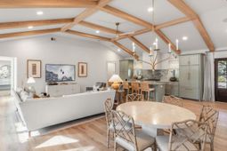 319 Hobcaw Drive photo 4