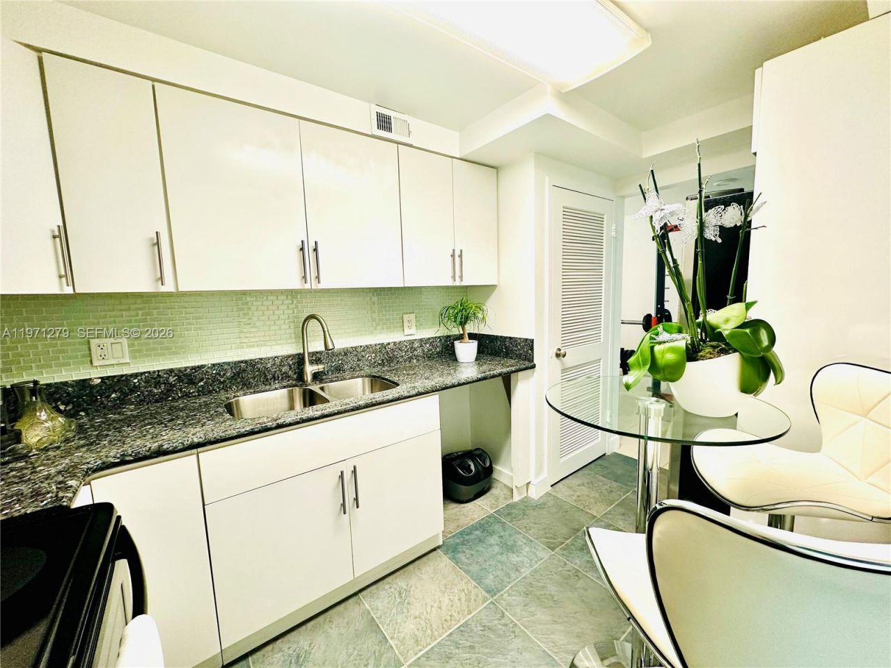 301 Golden Isles Dr (avail May,1), Unit 114, Hallandale Beach, FL 33009 Photo