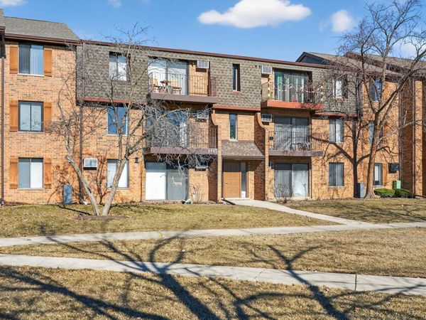 734 N Briar Hill Lane , Unit 3, Addison, IL 60101