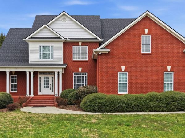 825 Dennis Avenue, Jasper, TN 37347