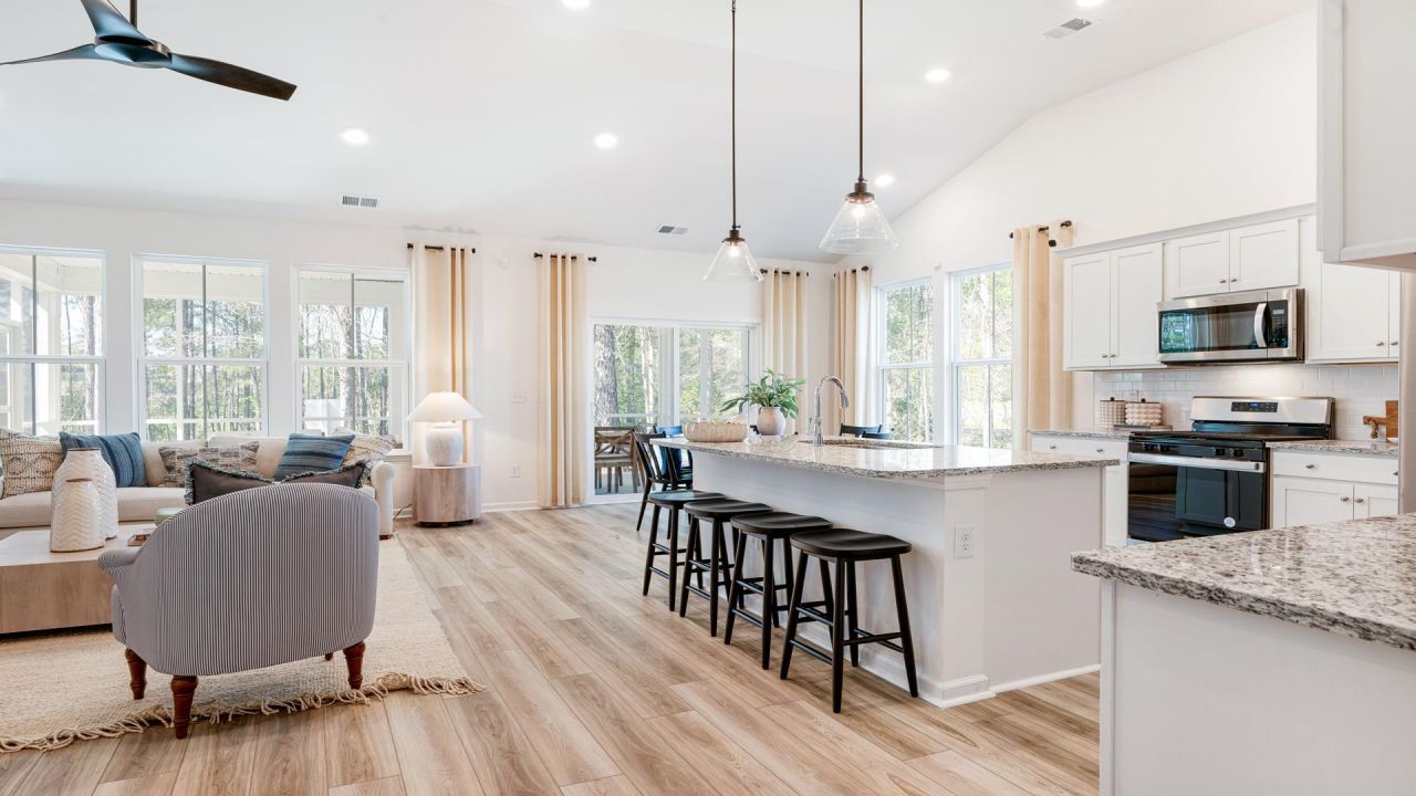 747 Sun Colony Blvd. Photo 13