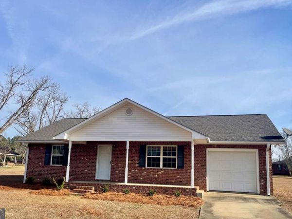 109 Lincoln Drive, Glennville, GA 30427