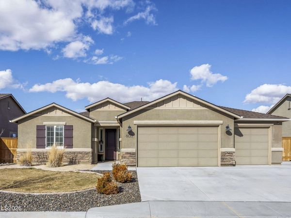 807 Lexington Arch Drive, Sparks, NV 89441