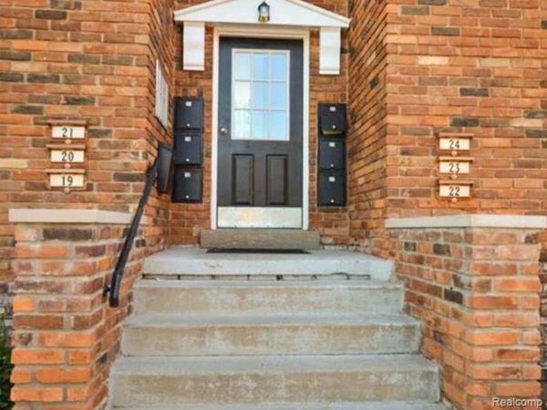 31831 GRAND RIVER Avenue, Farmington, MI 48336