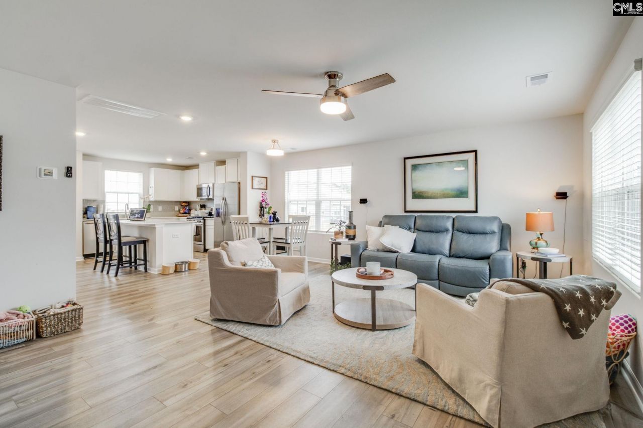 119 Parkwood Court  Photo 4