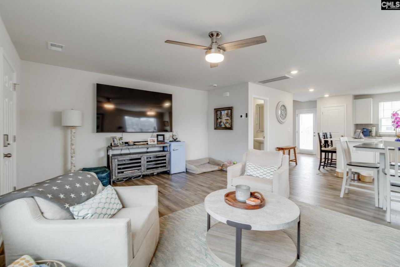 119 Parkwood Court  Photo 7