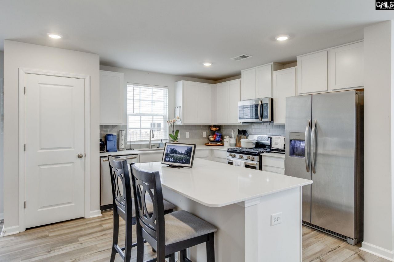 119 Parkwood Court  Photo 9