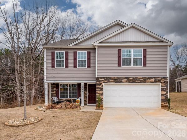 2343 Meadow Stream Drive, Sherrills Ford, NC 28673