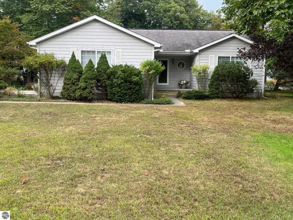 441 Lakewood Drive, East Tawas, MI 48730