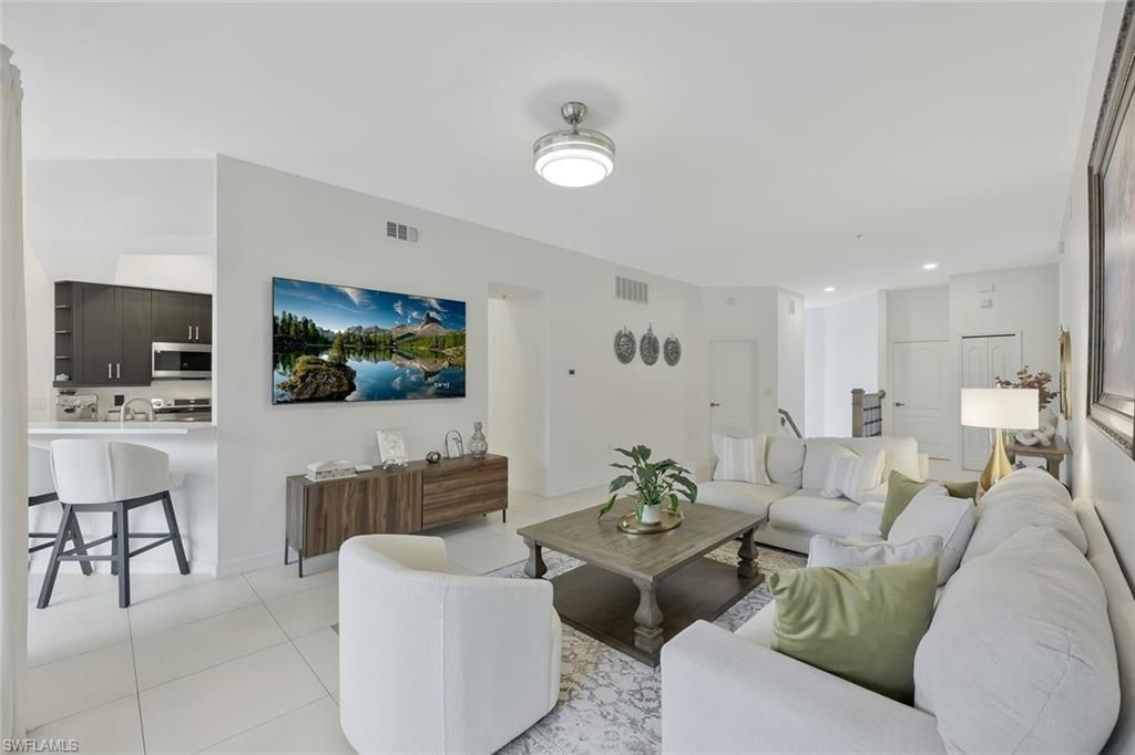 9210 Belleza Way, Unit 204, Fort Myers, FL 33908 Photo