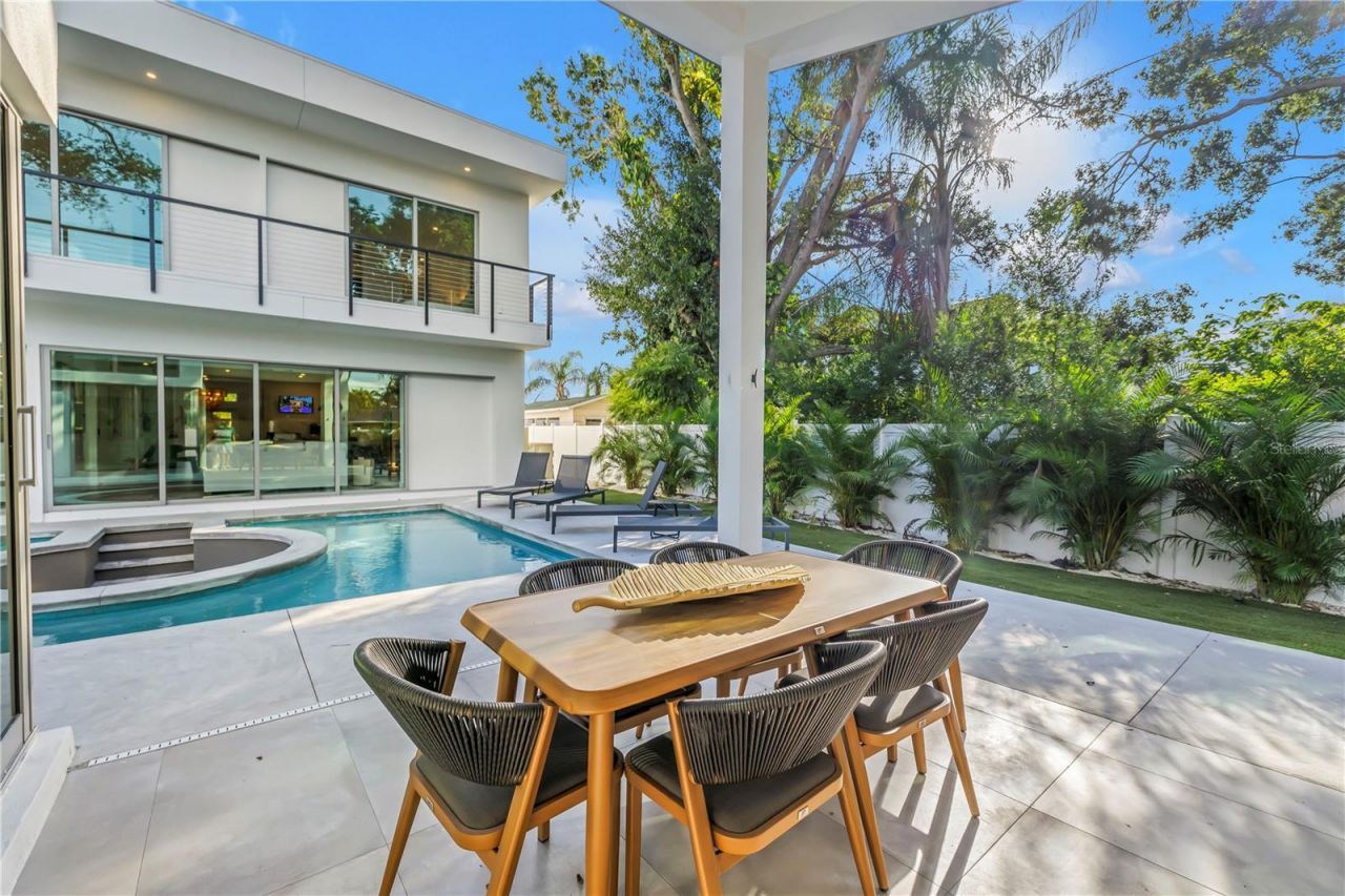 2564 Arlington Street, Sarasota, FL 34239 Photo