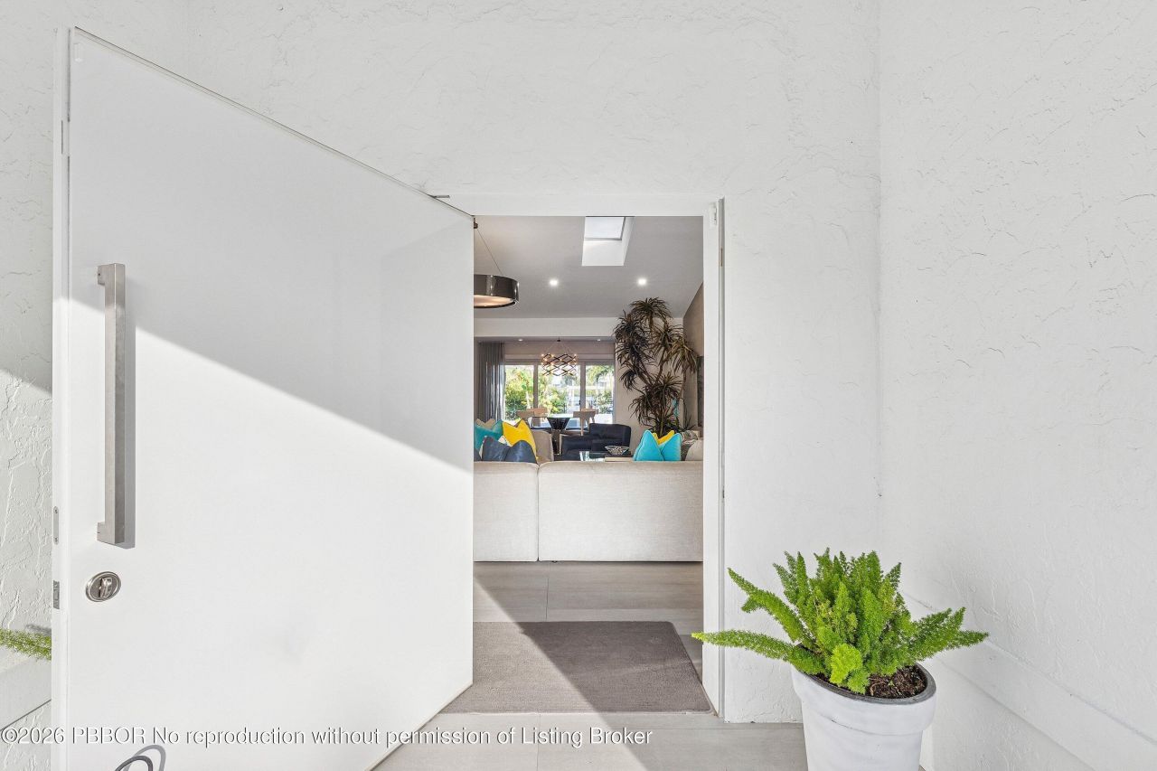 820 N Atlantic Drive, Lantana, FL 33462 Photo