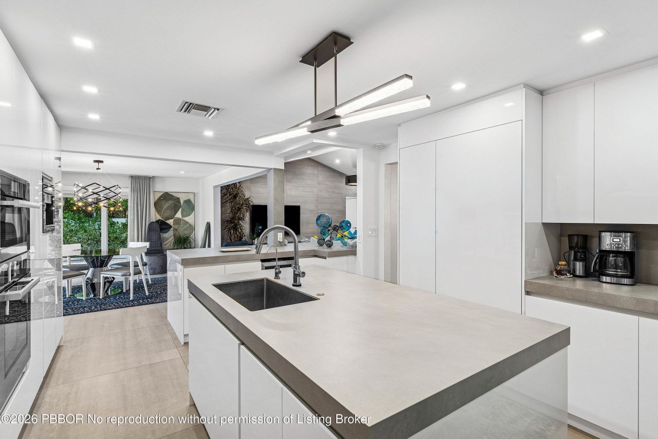 820 N Atlantic Drive, Lantana, FL 33462 Photo