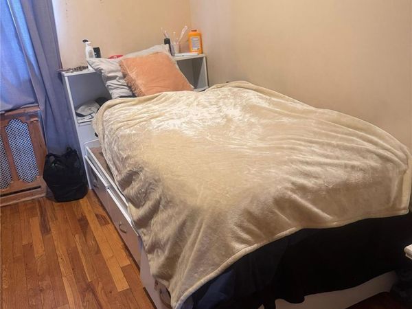 17507 73rd Avenue , Fresh Meadows, NY 11366