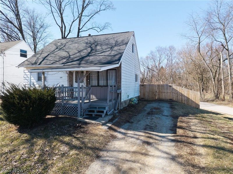 894 Argonne Avenue , Akron, OH 44310 Photo 2