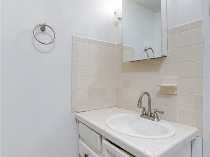 894 Argonne Avenue , Akron, OH 44310 Photo 20