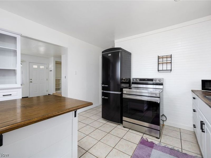 894 Argonne Avenue , Akron, OH 44310 Photo 6