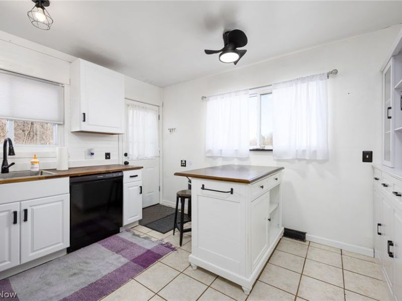 894 Argonne Avenue , Akron, OH 44310 Photo 7