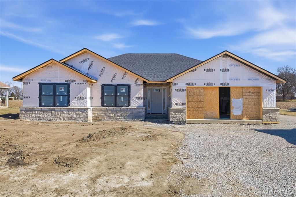 2728 Pineview Drive , Highland, IL 62249 Main Photo