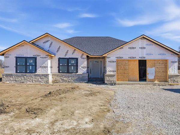 2728 Pineview Drive , Highland, IL 62249