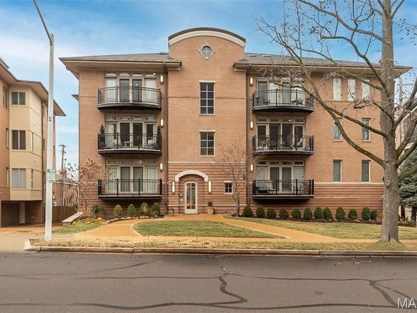 40 Brighton Way, Unit 2N, Clayton, MO 63105