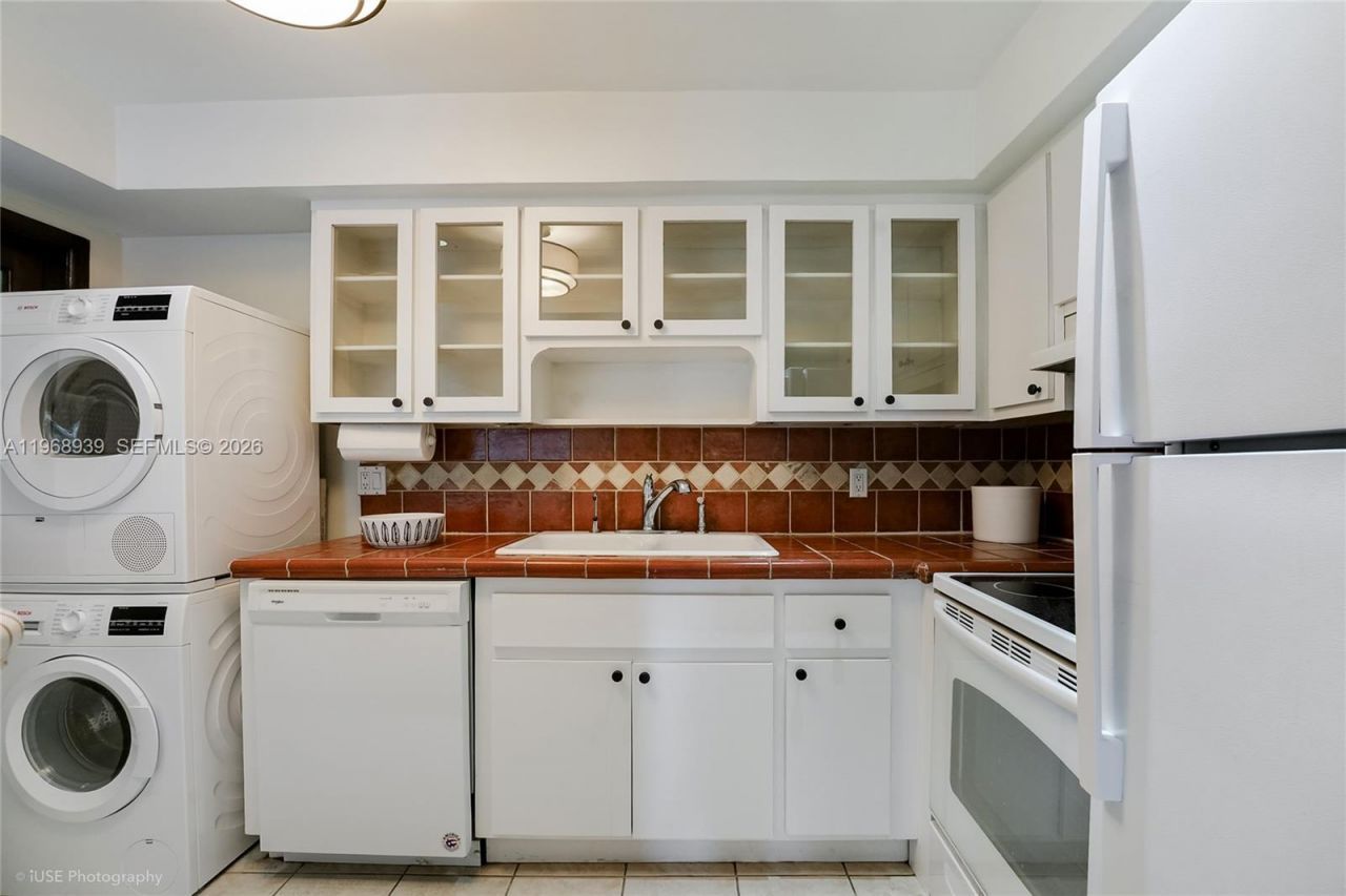 411 Anastasia Ave , Unit 303, Coral Gables, FL 33134 Photo