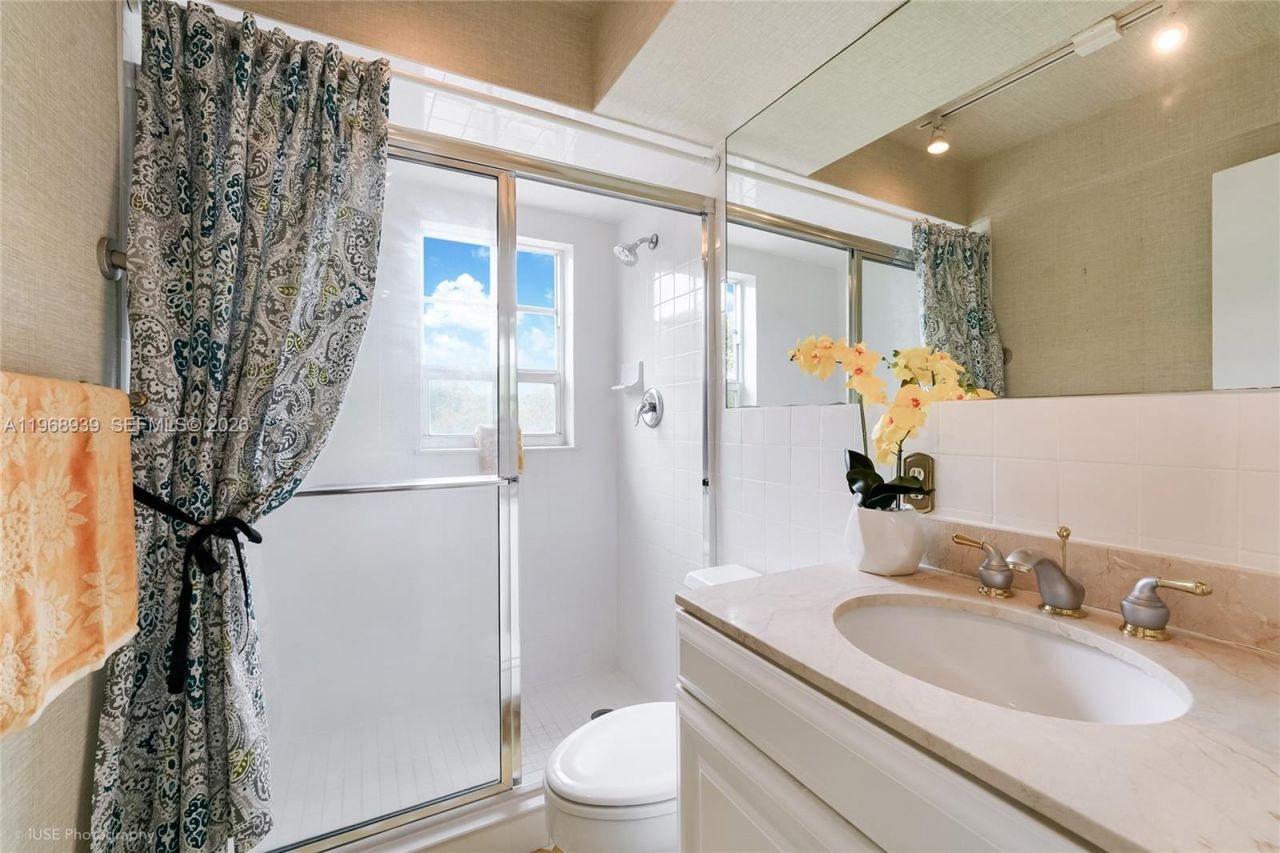 411 Anastasia Ave , Unit 303, Coral Gables, FL 33134 Photo