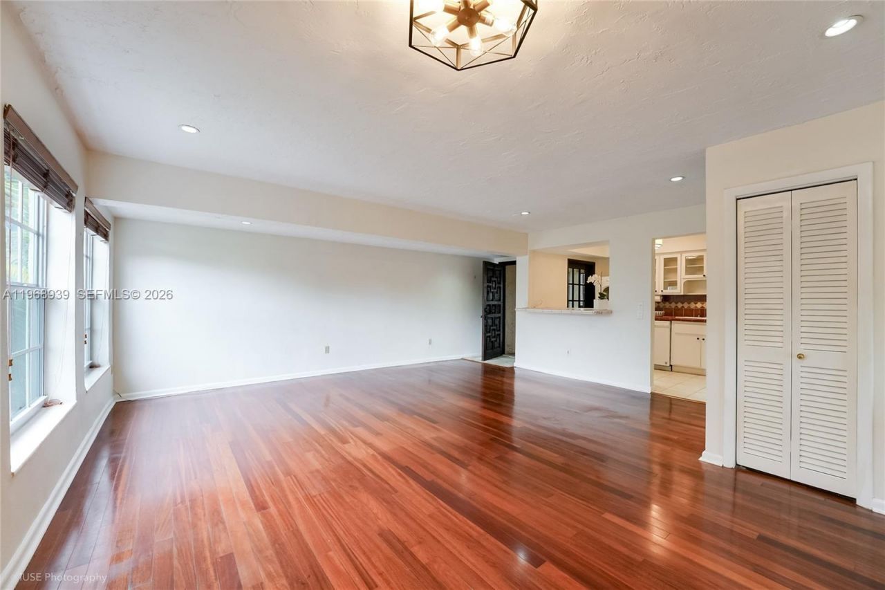 411 Anastasia Ave , Unit 303, Coral Gables, FL 33134 Photo