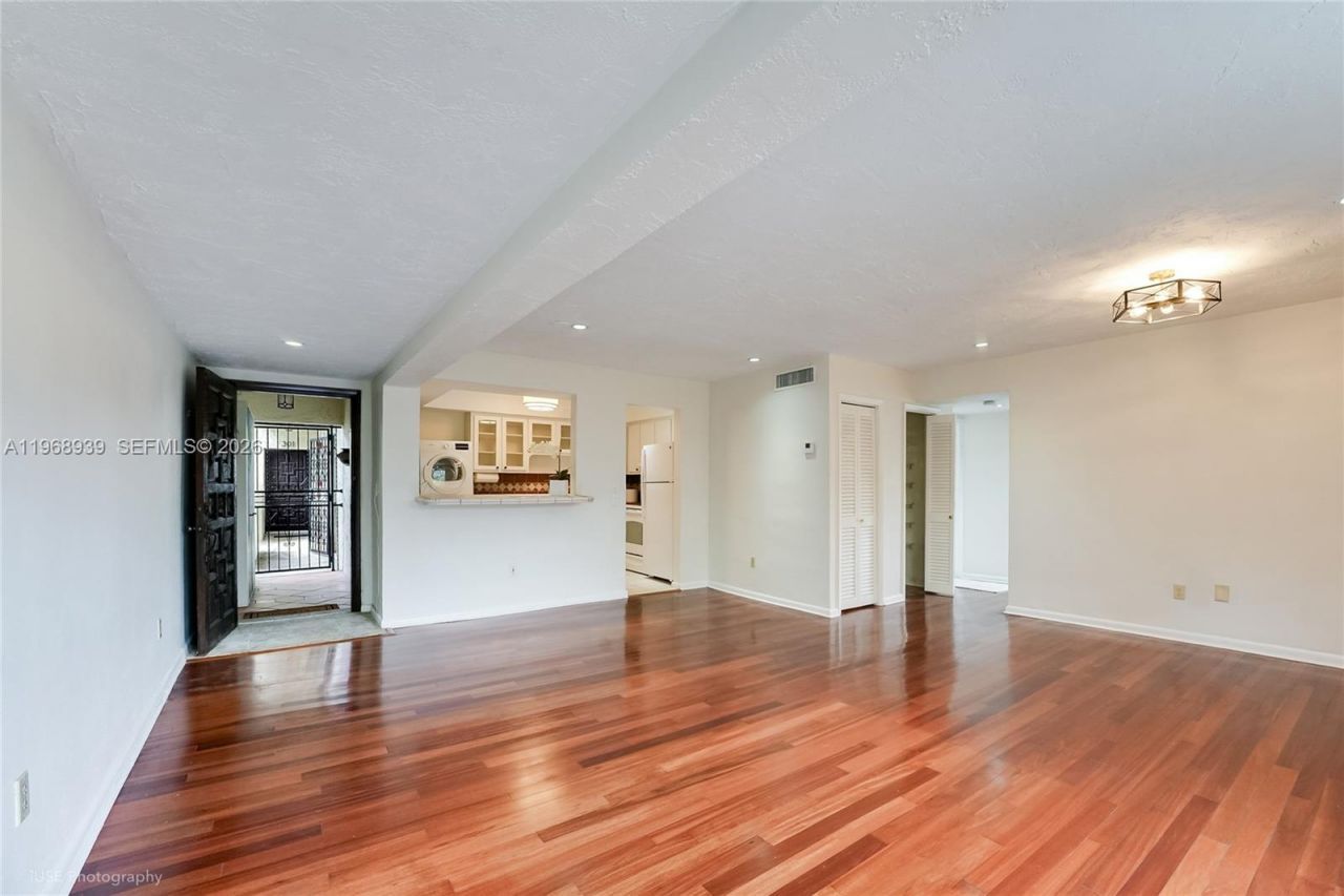 411 Anastasia Ave , Unit 303, Coral Gables, FL 33134 Photo