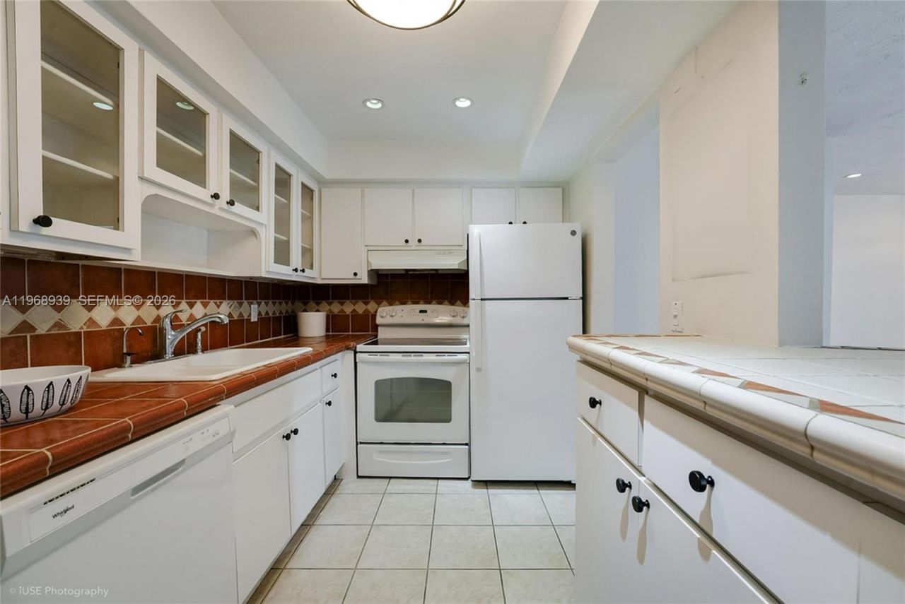 411 Anastasia Ave , Unit 303, Coral Gables, FL 33134 Photo