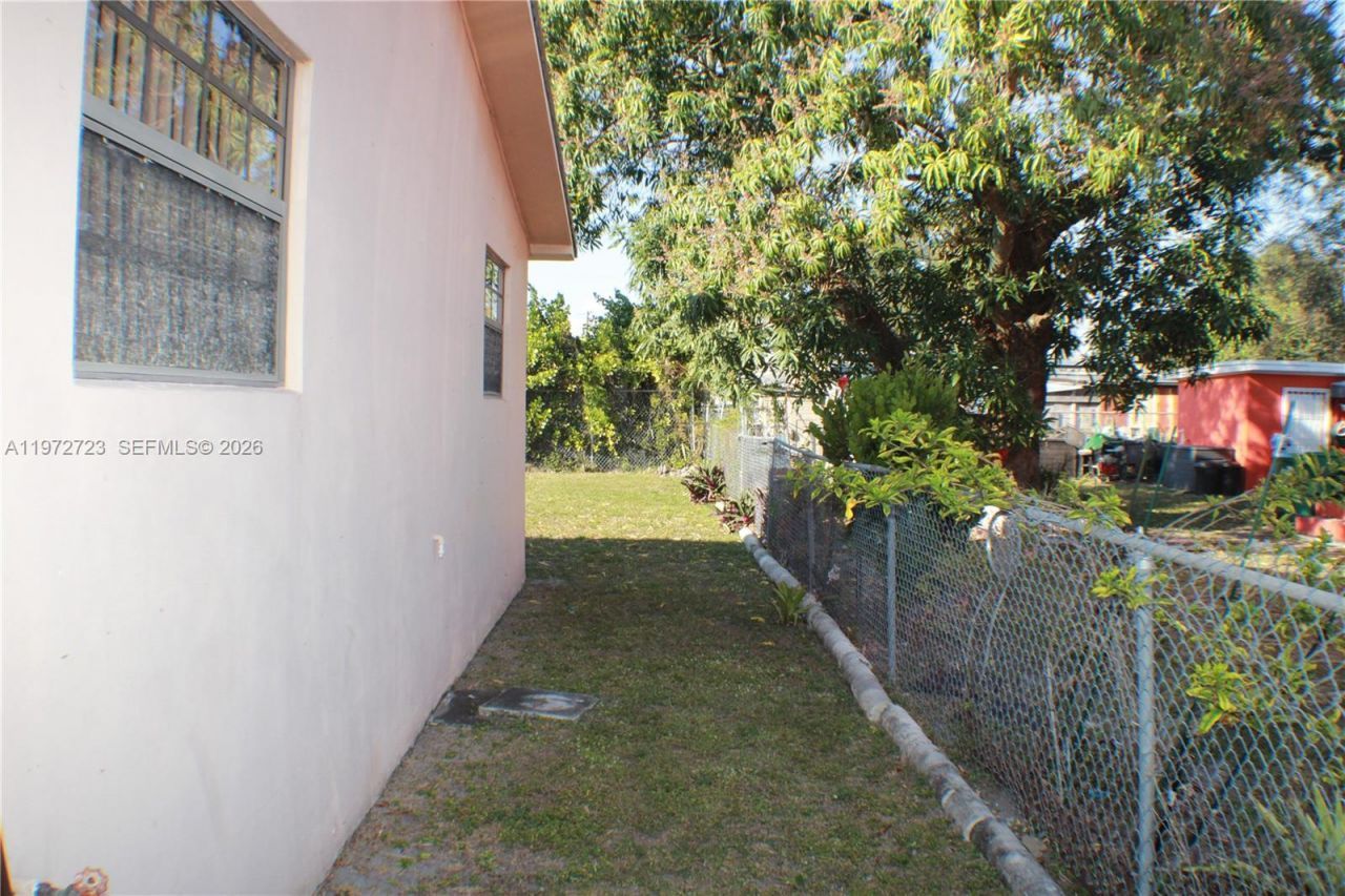 1855 NW 93rd Ter , Miami, FL 33147 Photo