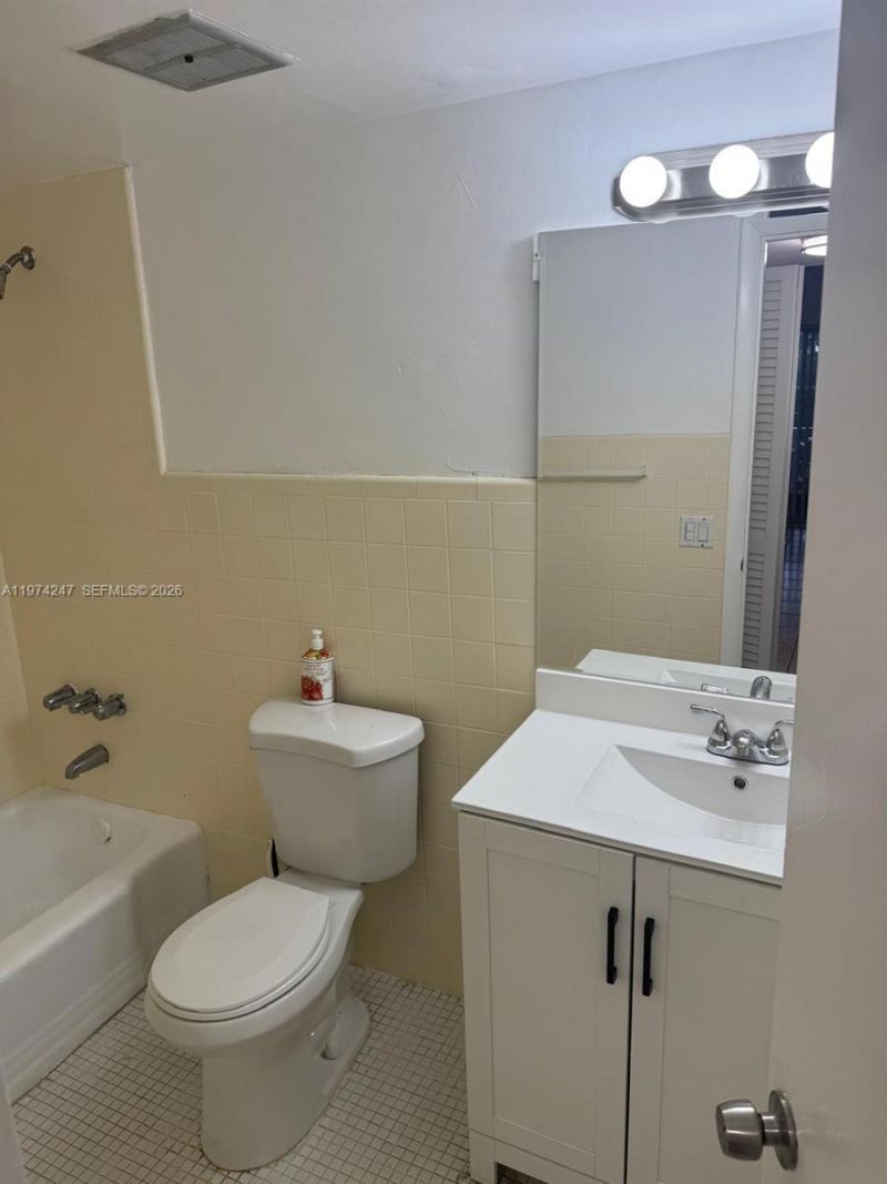 2005 Sans Souci Blvd, Unit 104, North Miami, FL 33181 Photo