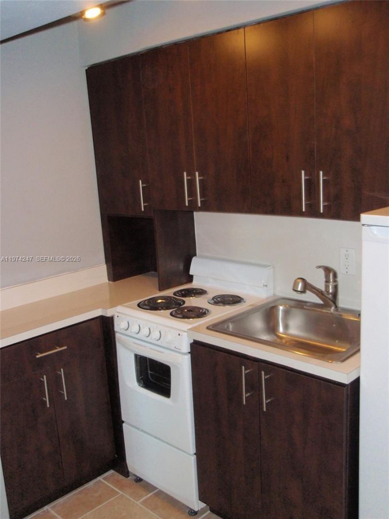 2005 Sans Souci Blvd, Unit 104, North Miami, FL 33181 Photo