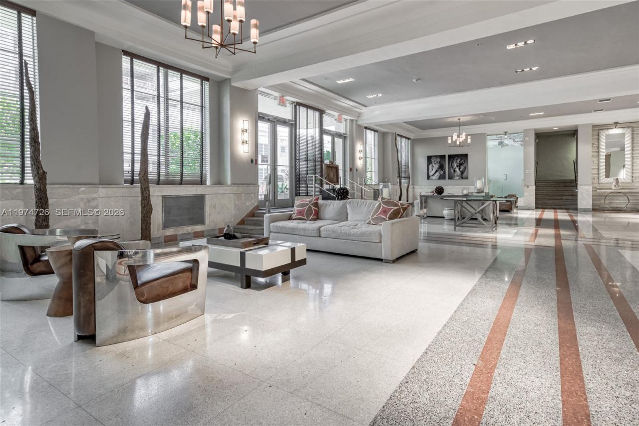 435 21st St, Unit 318, Miami Beach, FL 33139 Photo