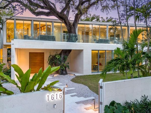 1616 Onaway Dr , Miami, FL 33133