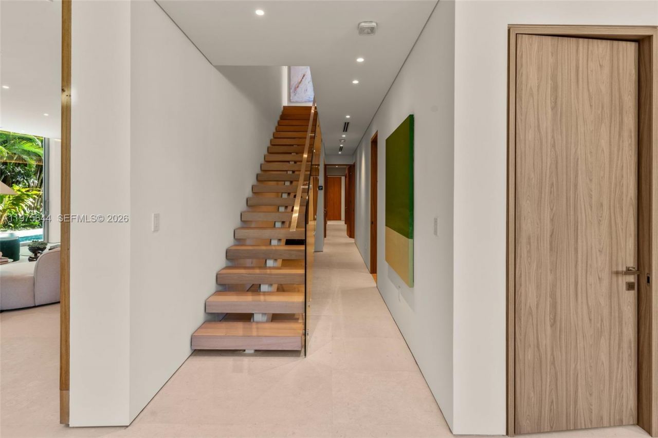 1616 Onaway Dr, Miami, FL 33133 Photo